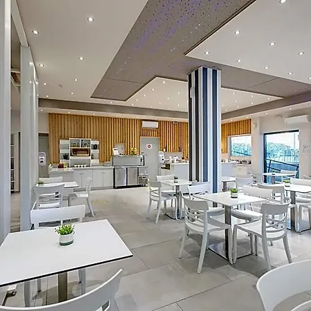 Club Zante Plaza 3* Laganas