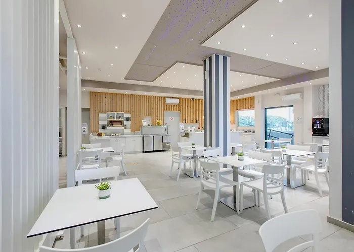 Club Zante Plaza Hotel 3*